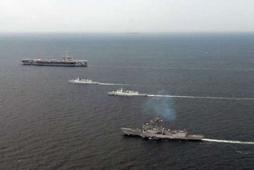Biên đội trên biển giữa Hải quân Mỹ và Hải quân Malaysia (ảnh tư liệu).